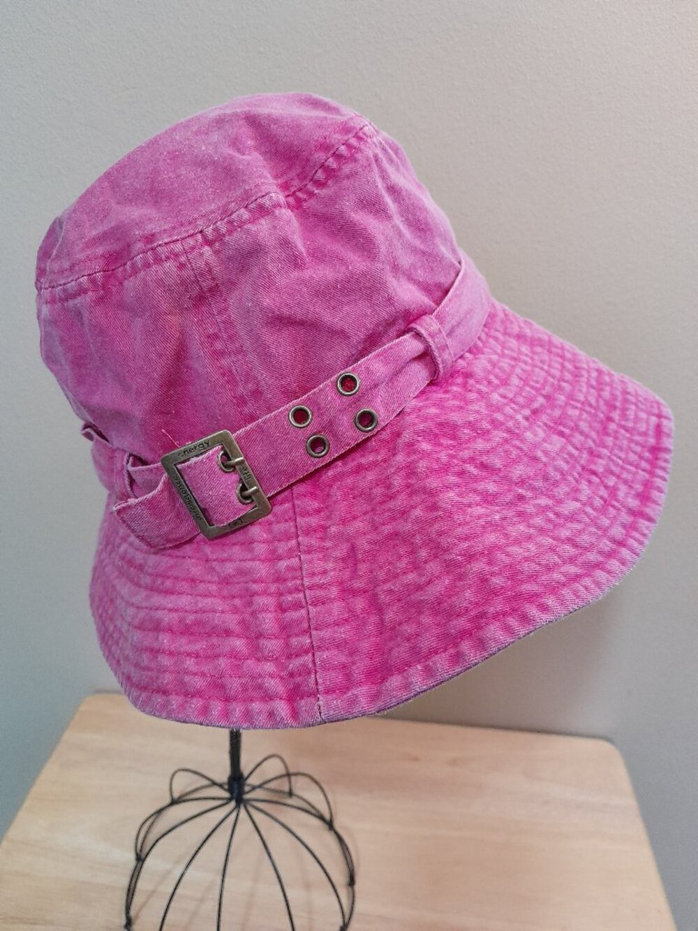 LEI Vintage Y2K Pink Canvas Bucket Hat w Buckle Accent